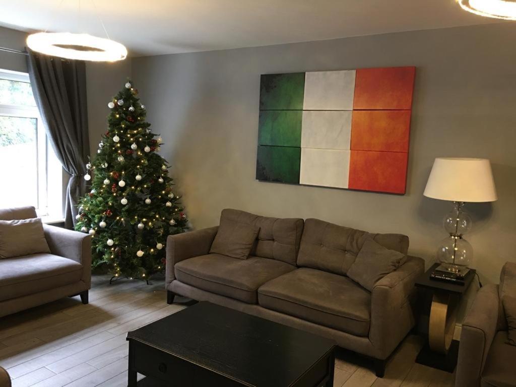 The Town House Kinsale, Hosted By Exquisite Holiday Homes, Sleeps 16 Zewnętrze zdjęcie
