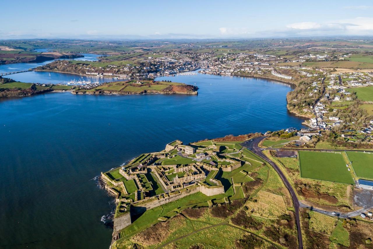 The Town House Kinsale, Hosted By Exquisite Holiday Homes, Sleeps 16 Zewnętrze zdjęcie