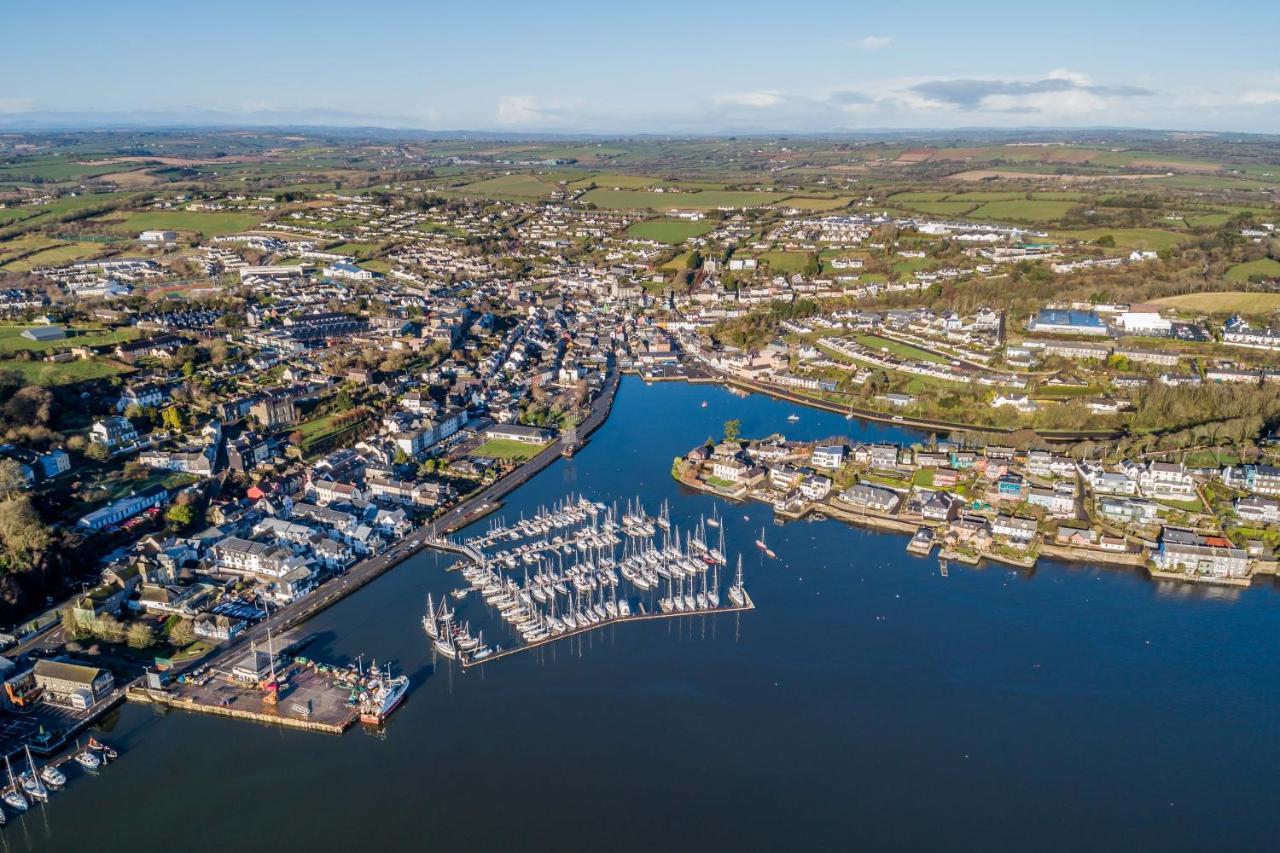 The Town House Kinsale, Hosted By Exquisite Holiday Homes, Sleeps 16 Zewnętrze zdjęcie