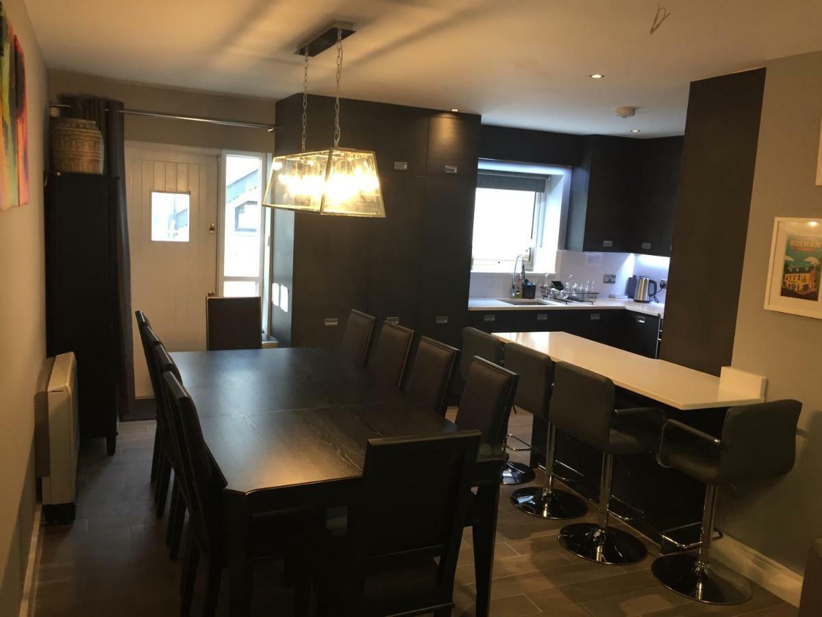 The Town House Kinsale, Hosted By Exquisite Holiday Homes, Sleeps 16 Zewnętrze zdjęcie