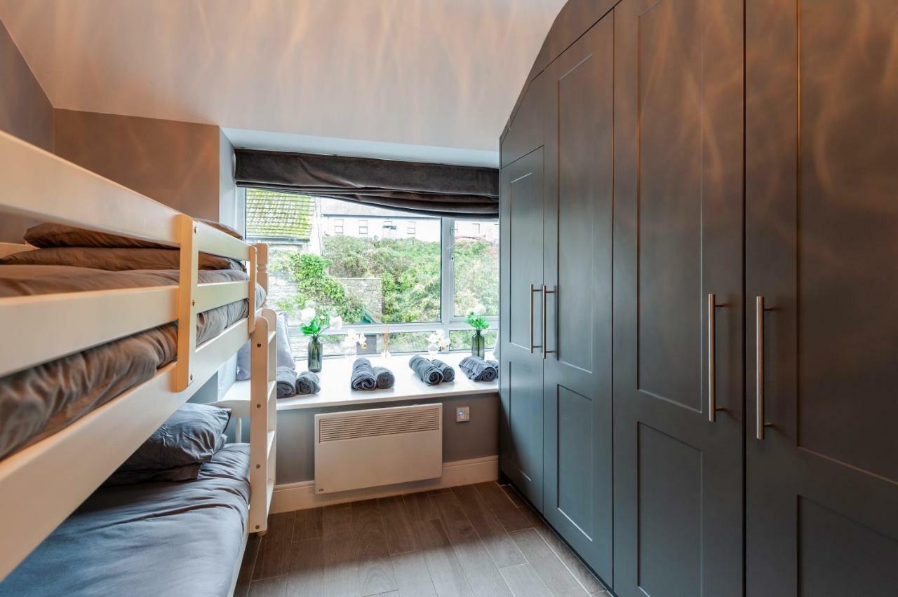 The Town House Kinsale, Hosted By Exquisite Holiday Homes, Sleeps 16 Zewnętrze zdjęcie