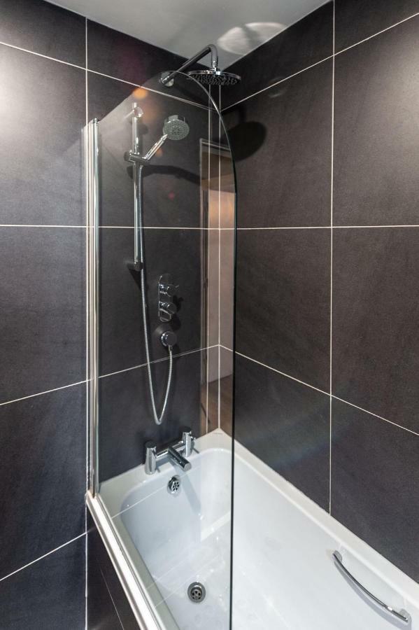 The Town House Kinsale, Hosted By Exquisite Holiday Homes, Sleeps 16 Zewnętrze zdjęcie